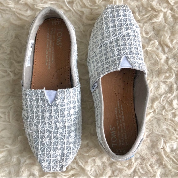 SOLD 〰️ Silver Lace Glimmer Classic - Picture 2 of 7